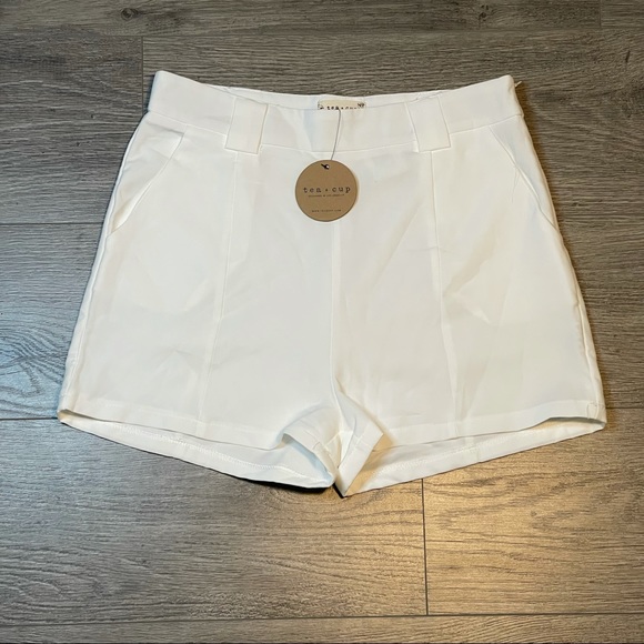 Tea & Cup Los Angeles - Picture 3 of 5